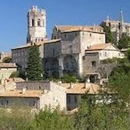 Notre Studio Balcon -village Apartman *